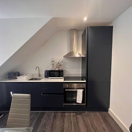 Star London Finchley Road 3-Bed Haven Apartment Bagian luar foto
