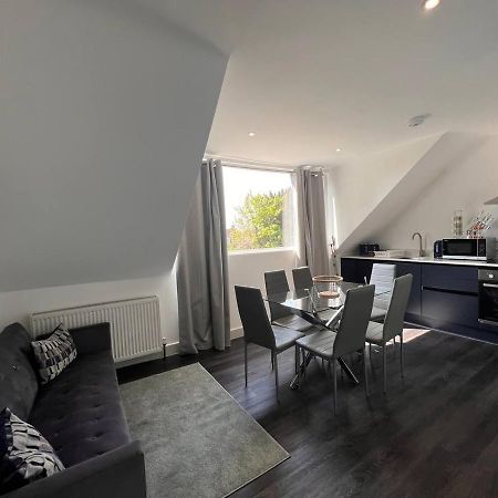 Star London Finchley Road 3-Bed Haven Apartment Bagian luar foto