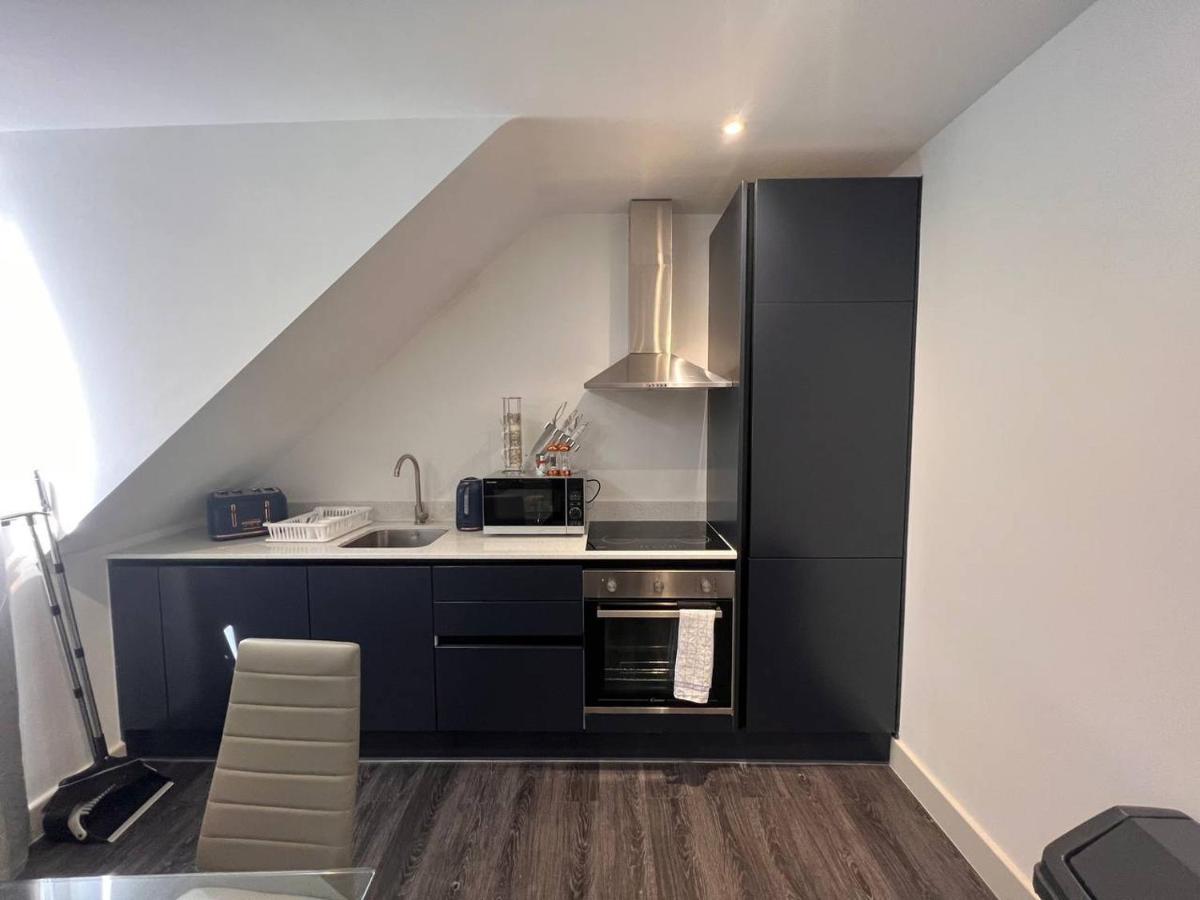 Star London Finchley Road 3-Bed Haven Apartment Bagian luar foto
