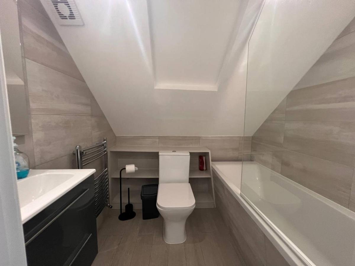 Star London Finchley Road 3-Bed Haven Apartment Bagian luar foto